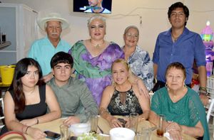 FESTEJA ARISBE SUS 50