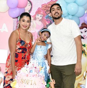 SOFÍA ES “CENICIENTA” EN SU FIESTA DE 5 AÑITOS
