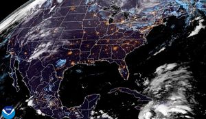 ‘TIEMPO DE VERANO EN PLENO OTOÑO! - *"MELISSA" CRECE EN EL CARIBE Y SERÁ HURACÁN