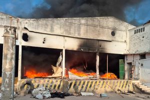 ¡SE INCENDIÓ BODEGA ABANDONADA EN LA COLONIA CAMPESTRE!