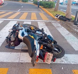 ¡JOVEN ‘JINETE DE ACERO’ HERIDO POR PALMERAZO!