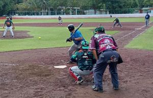 ¡COMPADRES, ÚNICO INVICTO EN SOFTBOL DE PLAYA DE VACAS!