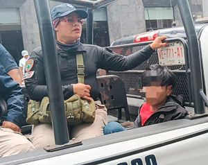 ¡LE CAYÓ TODA LA TROPA A LADRÓN DE JUGUETES!