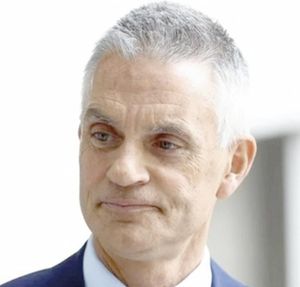 ¡DIMITE DIRECTOR DE BBC TRAS EDICIÓN ENGAÑOSA DE TRUMP!