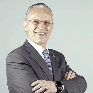 ¡APUNTA MEDINA MORA PARA PRESIDIR CCE!