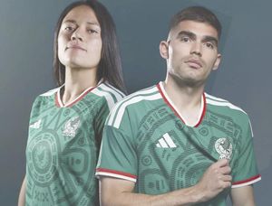 ¡PRESENTA TRI JERSEY MUNDIALISTA AL ESTILO DEL 98!