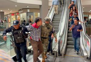 ¡GRAN ESCÁNDALO EN PLAZA LAS AMÉRICAS!