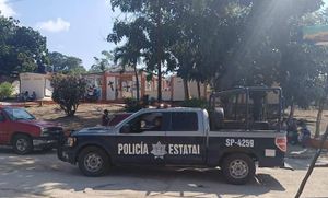 ¡UN POLICÍA PIERDE LA VIDA EN TRACA-TRACA EN MALTRATA! - CRIMINALES DESPOJARON DE SUS ARMAS A LOS OFICIALES DESPUÉS DE UNA PERSECUCIÓN