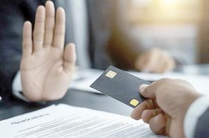 ¡AVALAN REFORMA QUE PROHÍBE COBROS POR TARJETAS NO PEDIDAS!