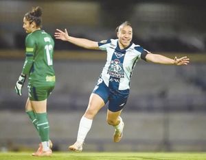 ¡COMANDA CHARLYN CORRAL REMONTADA DEL PACHUCA EN CU!