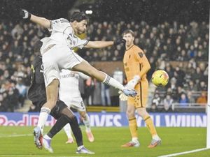 ¡ANOTA RAÚL JIMÉNEZ Y DA TRIUNFO AL FULHAM!