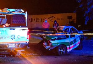 ¡TAXISTA PIERDE LA VIDA PRENSADO EN CARRETERAZO!