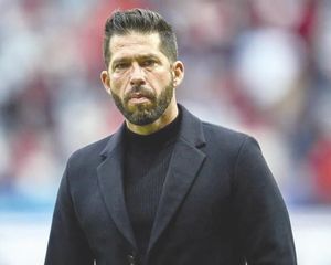 ¡CESA QUERÉTARO A BENJAMÍN MORA TRAS NO CLASIFICAR AL PLAY-IN!