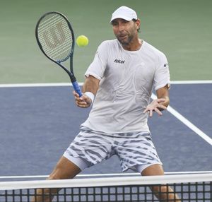 ¡SANTIAGO GONZÁLEZ ENTRA EN ACCIÓN EN GRECIA!