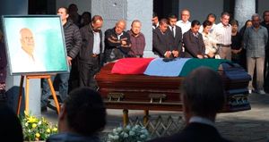 ¡HOMENAJE PÓSTUMO!