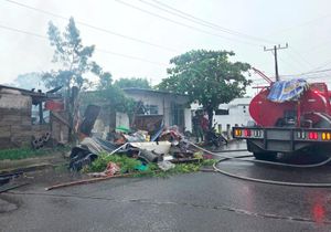 ¡ABUELITO PEPENADOR PIERDE SU CASITA POR VORAZ INCENDIO!