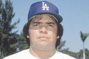 ¡UNA HISTORIA LLAMADA BÉISBOL! | FERNANDO VALENZUELA: NUESTRO INMORTAL - A veces el béisbol duele, y este diciembre nos volvió a picar el orgullo. A principios de noviembre se supo que Fernando Valenzuela…