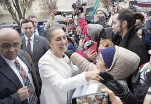 ¡“DEFENDEREMOS A MÉXICO Y A MIGRANTES”!