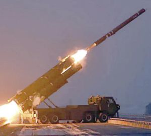 ¡COREA DEL NORTE EXHIBE LANZAMISILES MÚLTIPLE; KIM JONG-UN ADVIERTE DE UN PODER PARA "ANIQUILAR AL ENEMIGO"!