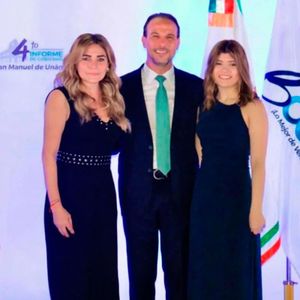 ¡“UNÁNUE UN GRAN POLÍTICO Y UN GRAN SER HUMANO”!