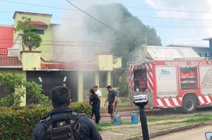 ¡SE INCENDIA VIVIENDA DE ABOGADO EN COATZACOALCOS!