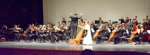 ORQUESTA, ARPA Y DANZA EN UN MISMO ESCENARIO