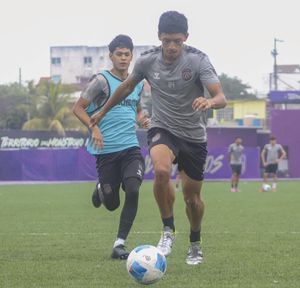 ¡RACING DE LA TDP VISITA A UNIVERSIDAD DEL GOLFO!