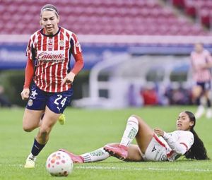 ¡CRUZ AZUL SE ENFRENTA A CHIVAS EN LA FEMENIL MX!