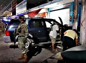 ¡CONDUCTOR SE METIÓ CON TODO Y CAMIONETA A LA LAVANDERÍA!