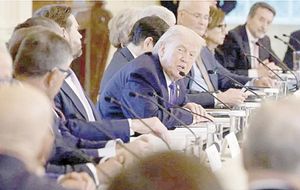 ¡DESINFLAN PETROLERAS ENTUSIASMO DE TRUMP! - LA MAYORÍA EVITÓ COMPROMETERSE