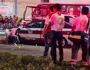 ¡DOS CRIMINALES EN MOTOCICLETA LE DISPARARON AL CHOFER DEL TAXI 1357! - SOBRE EL BOULEVARD INSTITUTO TECNOLÓGICO DE MINATITLAN