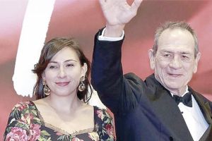¡ENCUENTRAN MUERTA A VICTORIA, HIJA DE TOMMY LEE JONES!