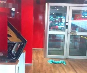 ¡VÁNDALOS ‘REVIENTAN’ CAJERO DE SANTANDER EN LAS CHOAPAS!