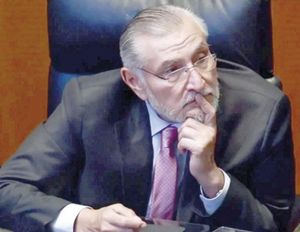 ENGORDA ADÁN AUGUSTO SU COCHINITO ¡11,000%!