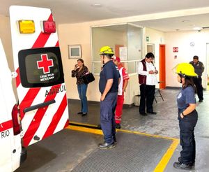 ¡NIÑO HERIDO AL CAERLE ENCIMA UN VENTILADOR EN EL COLEGIO!
