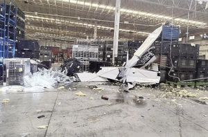 ¡CAE UNA AVIONETA EN EMPRESA CERCA DEL AEROPUERTO DE SALTILLO