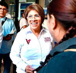 ¡LLEGAN DE TODOS LADOS! - *Para pagar el predial