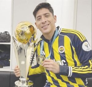 ¡GANA EDSON ÁLVAREZ SU PRIMER TÍTULO EN TURQUÍA!