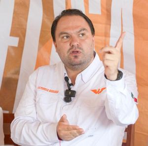 ¡VAN POR EL AMPARO! - *MC va contra el tarifazo