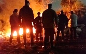 ¡APARECEN HASTA AUTO-DEFENSAS! - YA ESTÁN HARTOS