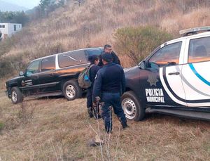 ¡LOCALIZAN CADÁVER SEMI ENTERRADO EN MALTRATA!