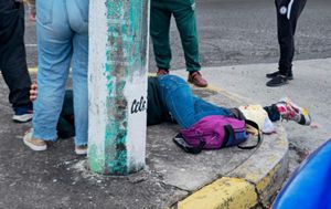¡MOTOCICLISTA ARROLLADO POR AUTO JAPONPES!