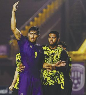 ¡GANA EL HERMANO MENOR!