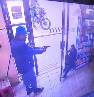 ¡BALEAN A GUARDIA DE SEGURIDAD EN VINATERÍA DE COATZACOALCOS!