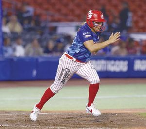 ¡EL ÁGUILA AHORA VENCE A CHARROS EN EL SOFTBOL FEMENIL!