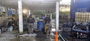 ¡CONFISCAN 4 MIL LITROS DE HIDROCARBURO EN CATEOS EN MOLOACÁN Y TUXPAN!