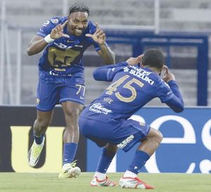 ¡ANGULO MARCA DOBLETE Y PUMAS SIGUE INVICTO!