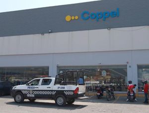 ¡ASALTAN COPPEL DE DIVERTIPLAZA!