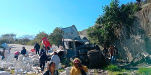 ¡TRÁILER CAE A BARRANCO EN LAS CUMBRES DE MALTRATA!