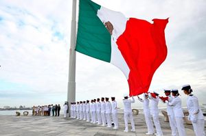 ¡ENTREGAN 231 BANDERAS! - *Rosa María se las dio a las escoltas de escuelas jarochas